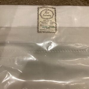 Irish Linen Hand Embroidery Bath/Guest Towel Set